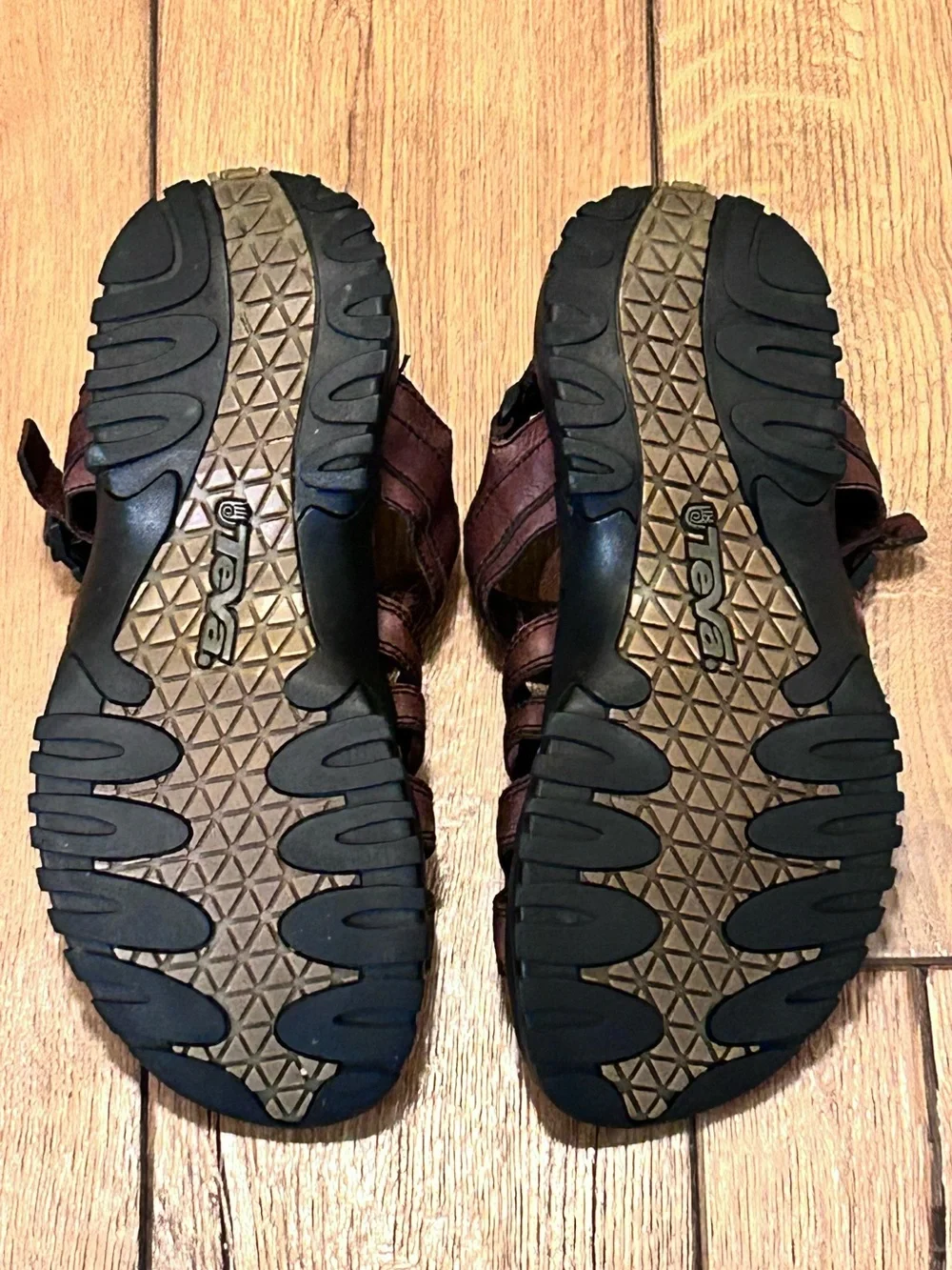 Teva Men's Brown Waterproof Leather Fisherman Strapped Outdoor Sandals Size 11